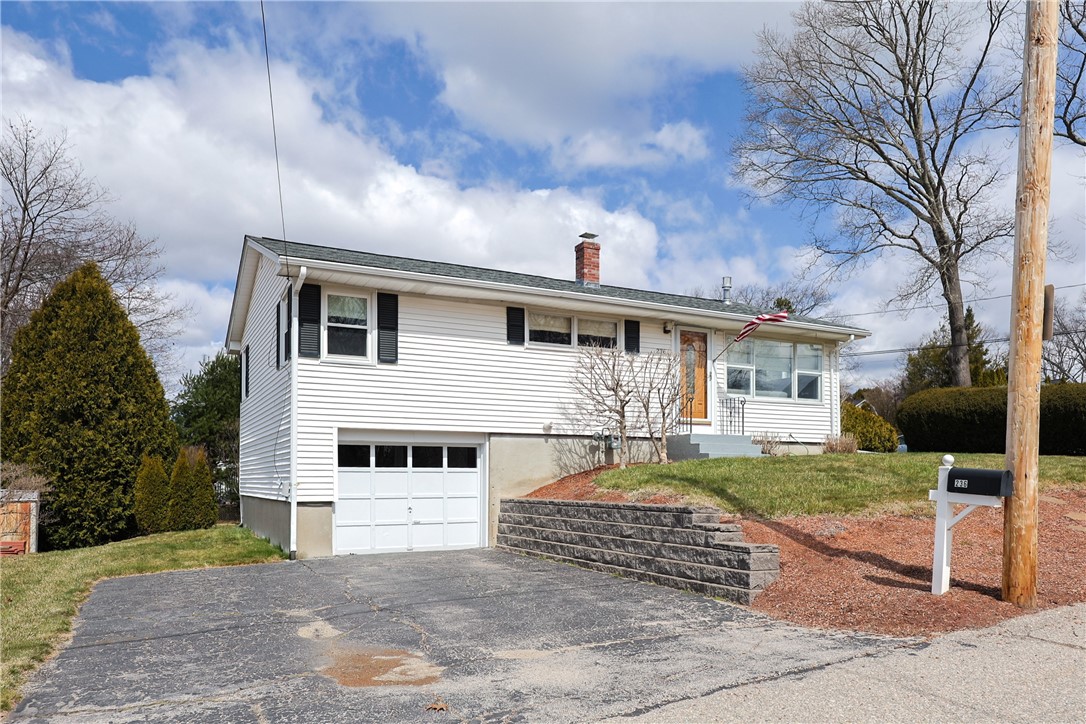 Woonsocket, Rhode Island 02895, United States, 3 Bedrooms Bedrooms, ,1 BathroomBathrooms,Residential,Pending,100911