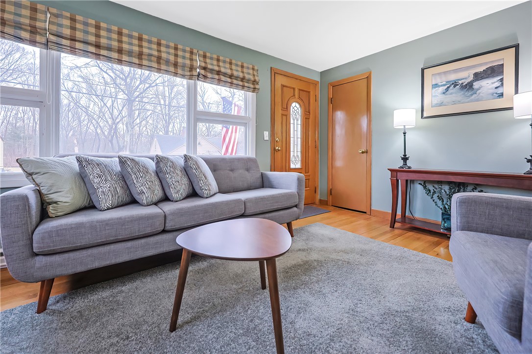 Woonsocket, Rhode Island 02895, United States, 3 Bedrooms Bedrooms, ,1 BathroomBathrooms,Residential,Pending,100911