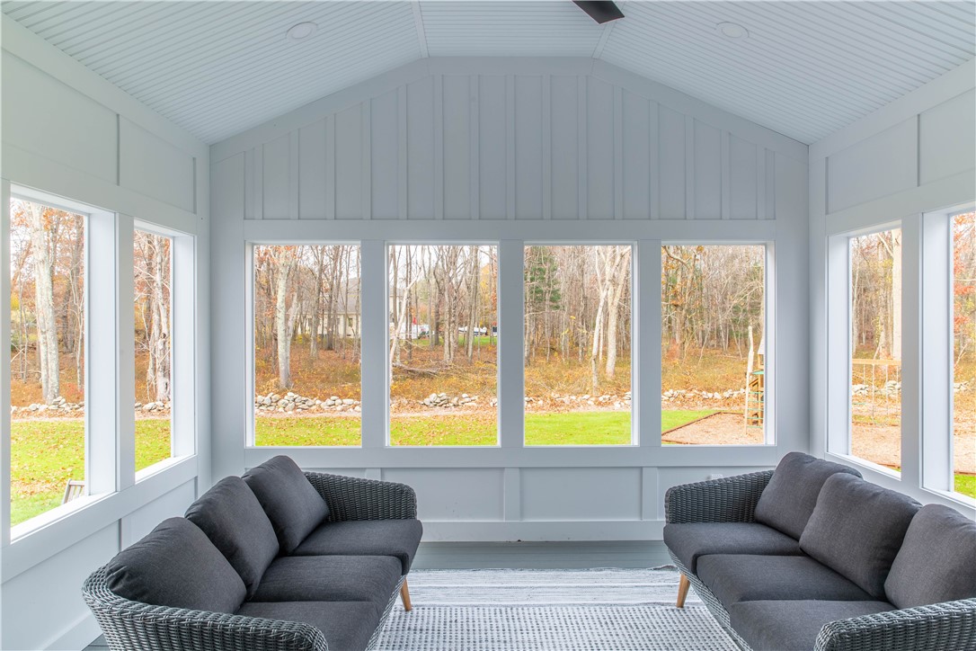 East Greenwich, Rhode Island, 02818, United States, ,3 BathroomsBathrooms,Residential,Active,1718901