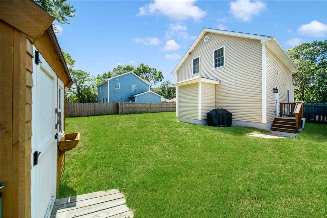 Warwick, Rhode Island 02886, United States, 2 Bedrooms Bedrooms, ,2 BathroomsBathrooms,Residential,Active,207720