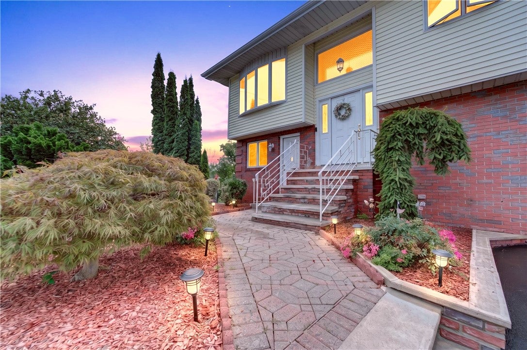 4 Evans Street