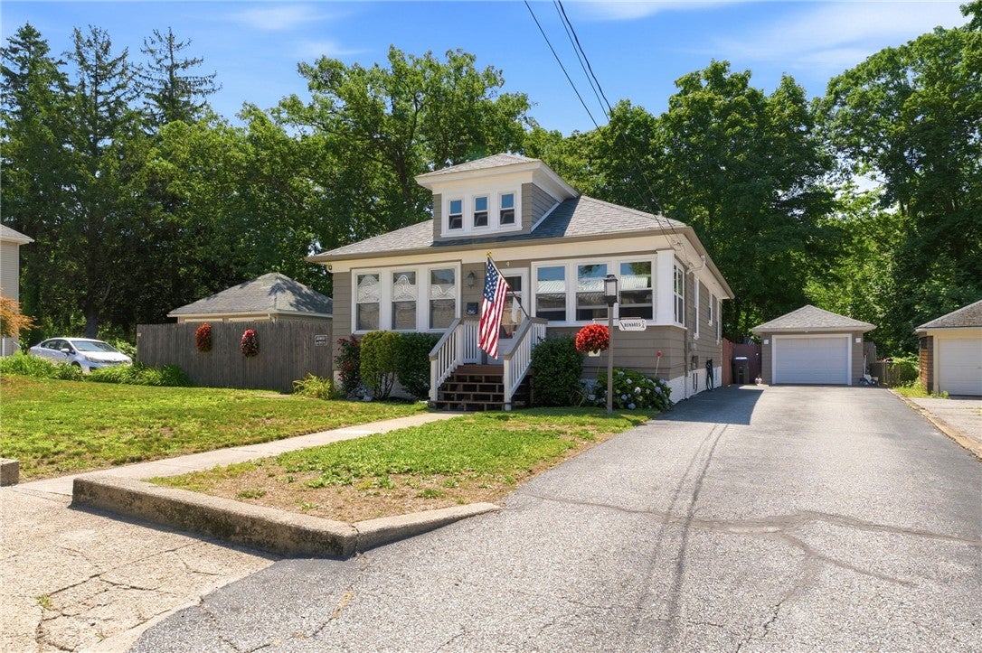 4 Oak Street