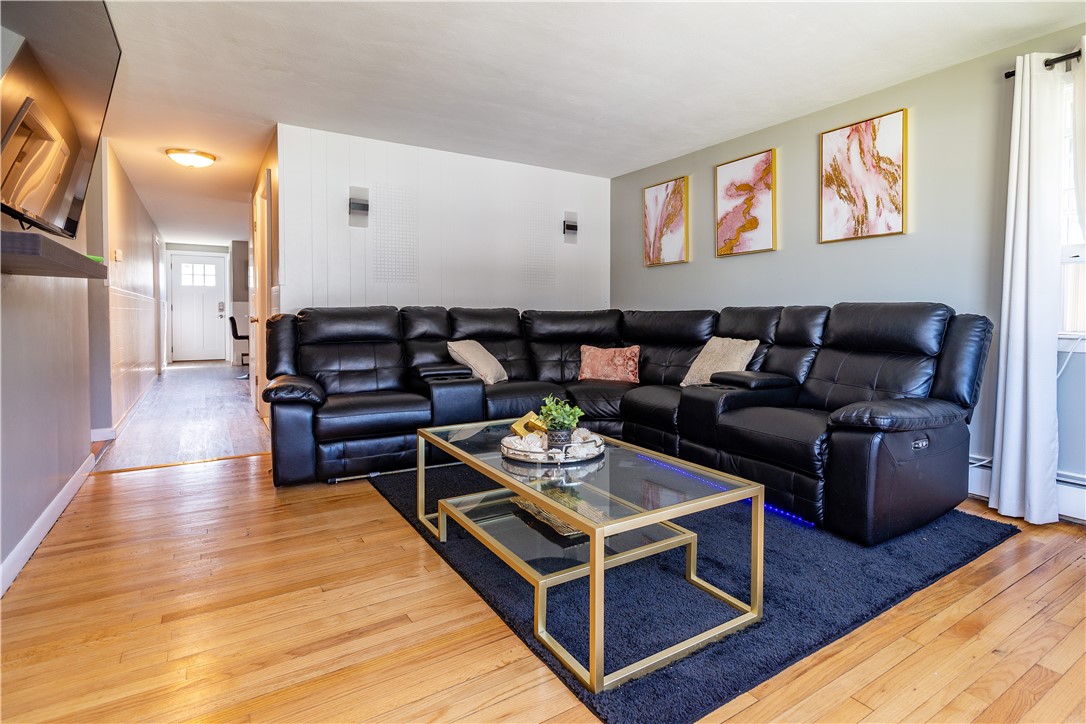 Cranston, Rhode Island 02920, United States, 3 Bedrooms Bedrooms, ,1 BathroomBathrooms,Residential,Active,178220