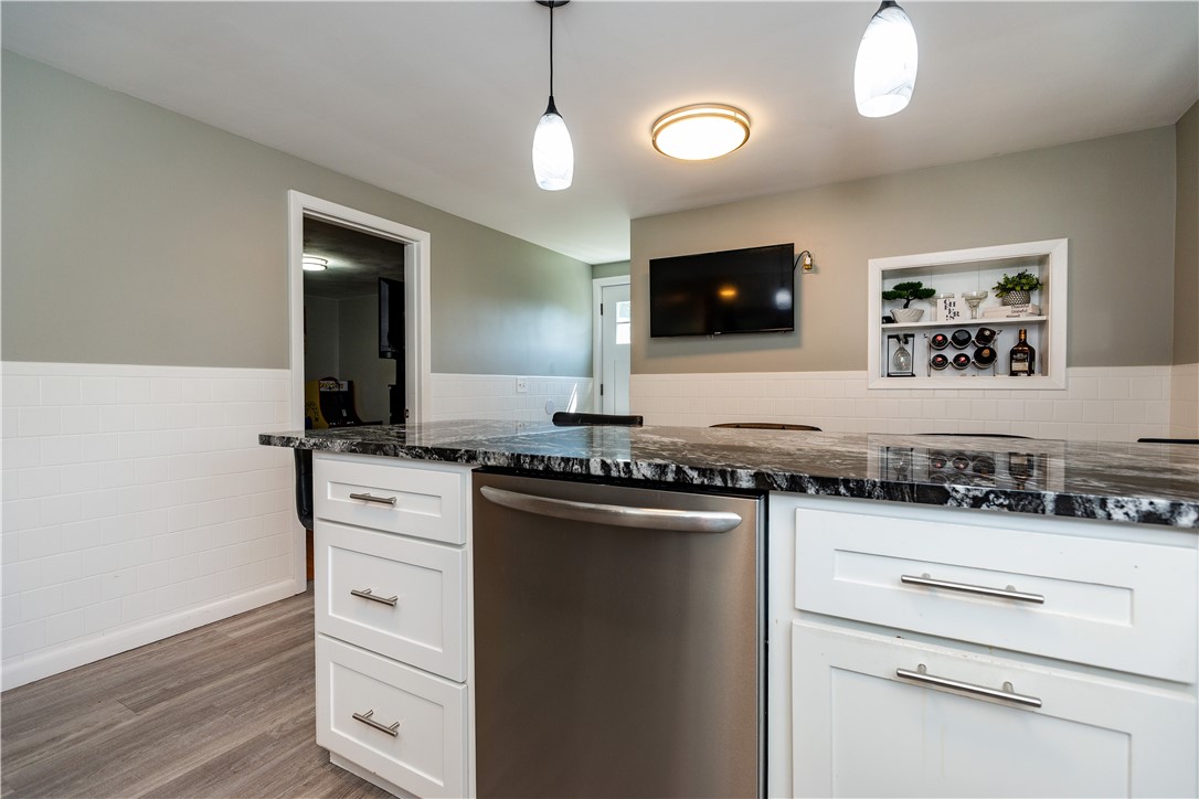 Cranston, Rhode Island 02920, United States, 3 Bedrooms Bedrooms, ,1 BathroomBathrooms,Residential,Active,178220