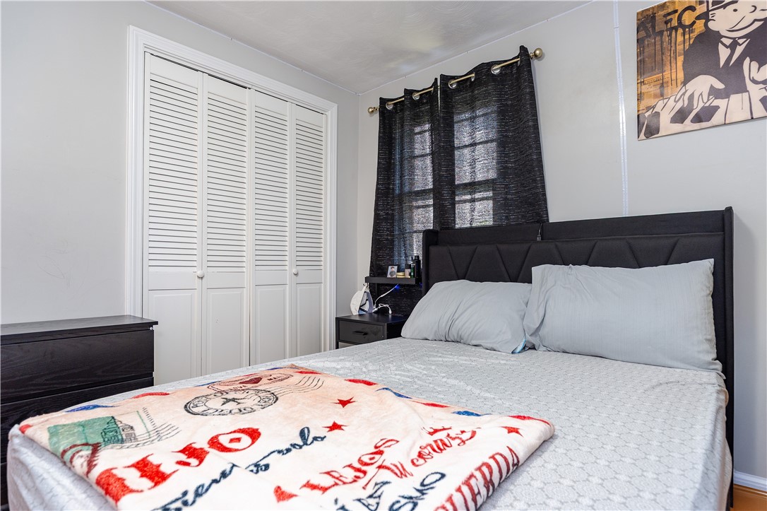 Cranston, Rhode Island 02920, United States, 3 Bedrooms Bedrooms, ,1 BathroomBathrooms,Residential,Active,178220