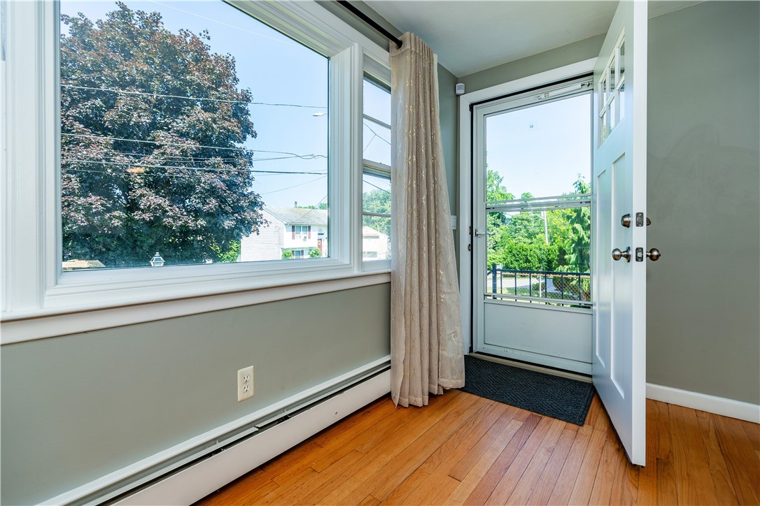 Cranston, Rhode Island 02920, United States, 3 Bedrooms Bedrooms, ,1 BathroomBathrooms,Residential,Active,178220