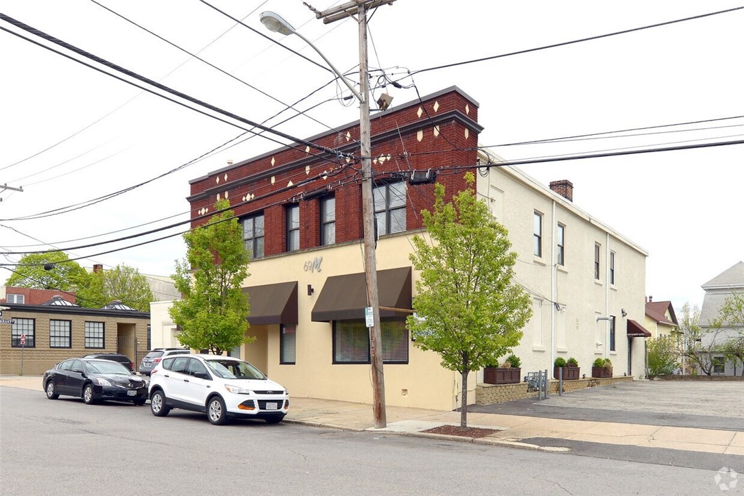 69 Montgomery Street