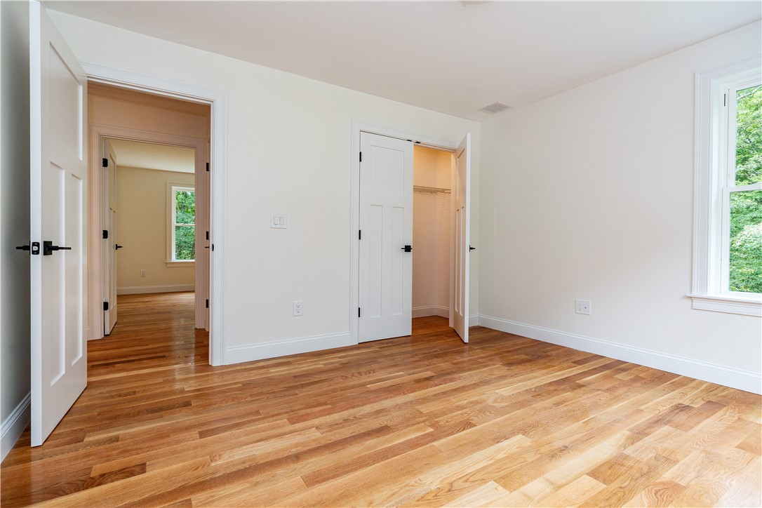 Warwick, Rhode Island 02818, United States, 4 Bedrooms Bedrooms, ,3 BathroomsBathrooms,Residential,Active,206660