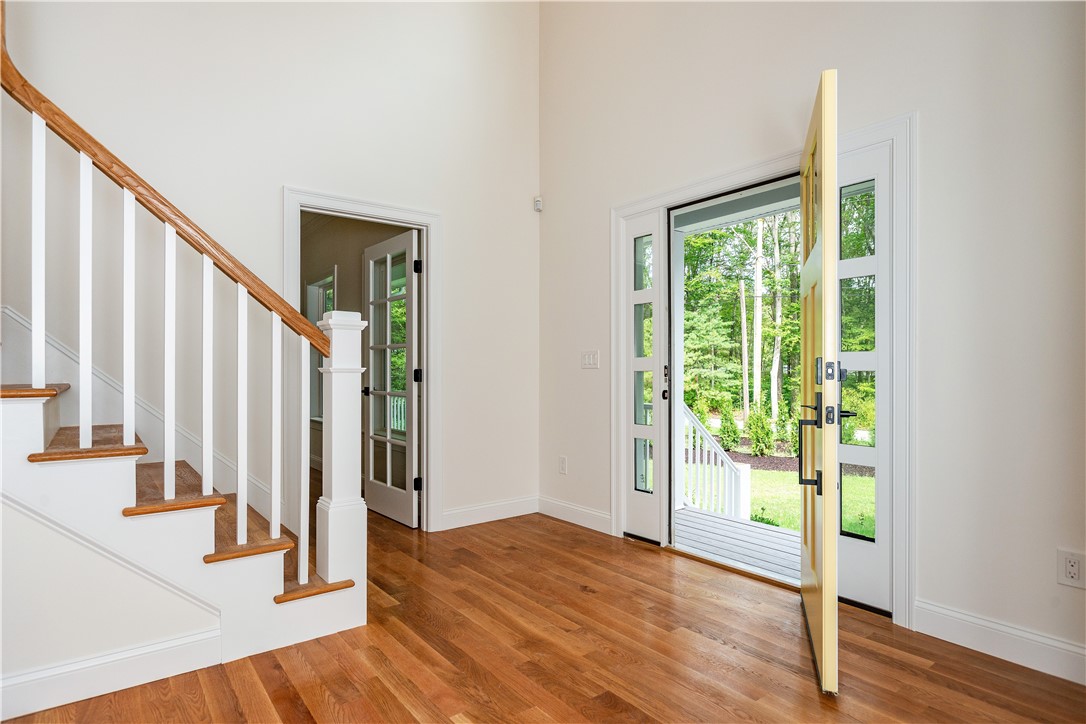 Warwick, Rhode Island 02818, United States, 4 Bedrooms Bedrooms, ,3 BathroomsBathrooms,Residential,Active,206660