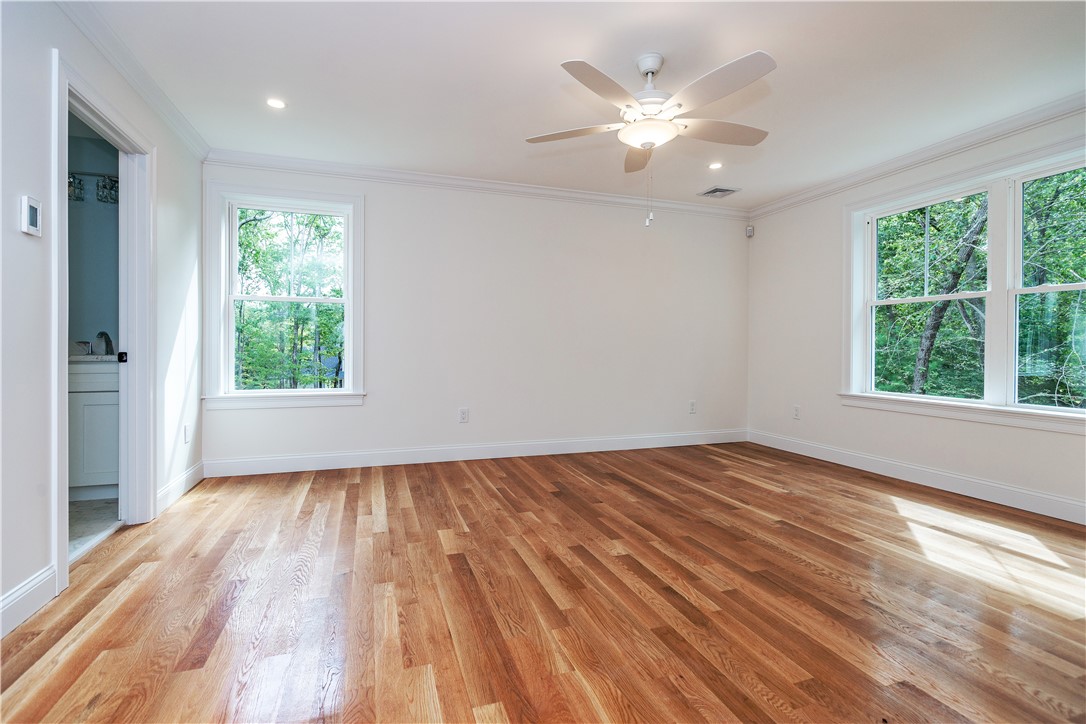 Warwick, Rhode Island 02818, United States, 4 Bedrooms Bedrooms, ,3 BathroomsBathrooms,Residential,Active,206660