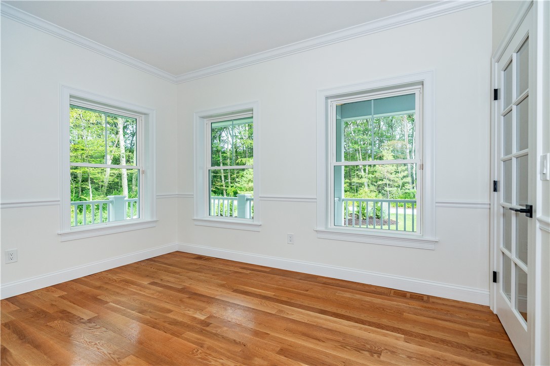 Warwick, Rhode Island 02818, United States, 4 Bedrooms Bedrooms, ,3 BathroomsBathrooms,Residential,Active,206660