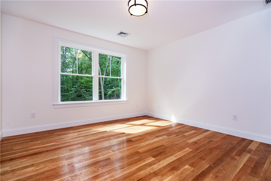 Warwick, Rhode Island 02818, United States, 4 Bedrooms Bedrooms, ,3 BathroomsBathrooms,Residential,Active,206660