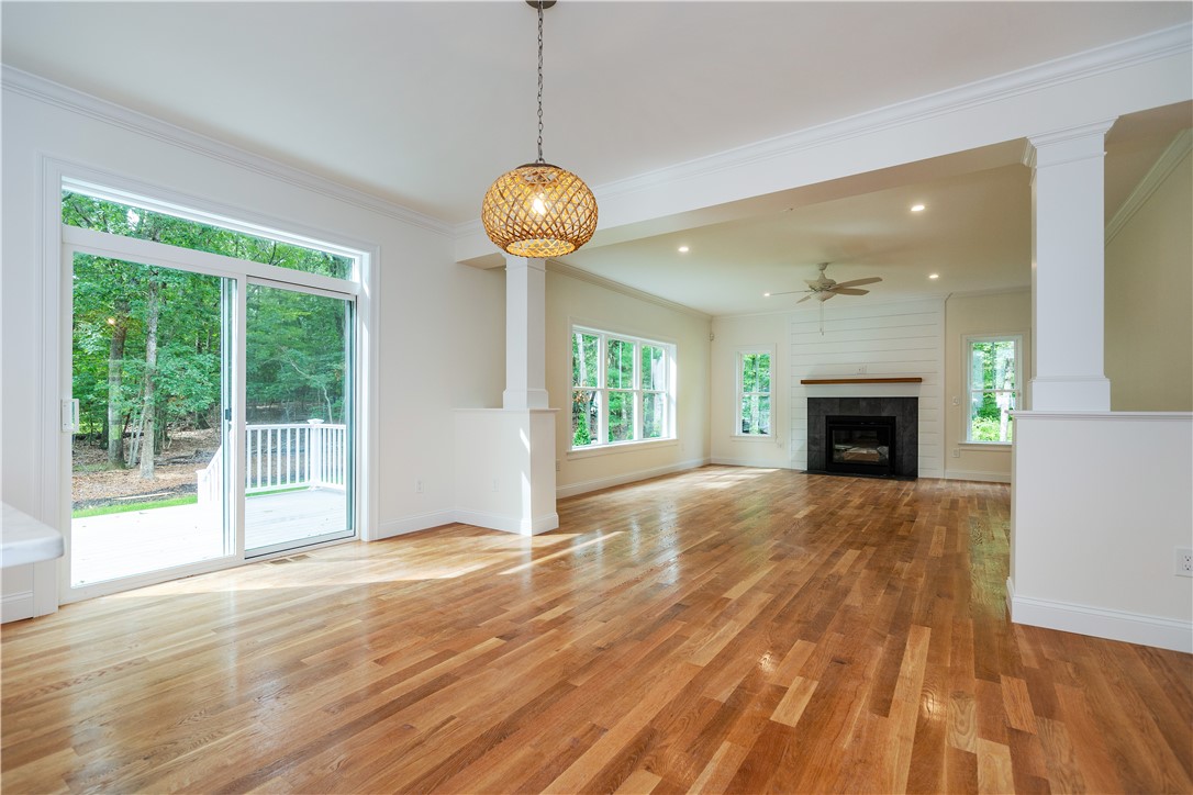 Warwick, Rhode Island 02818, United States, 4 Bedrooms Bedrooms, ,3 BathroomsBathrooms,Residential,Active,206660