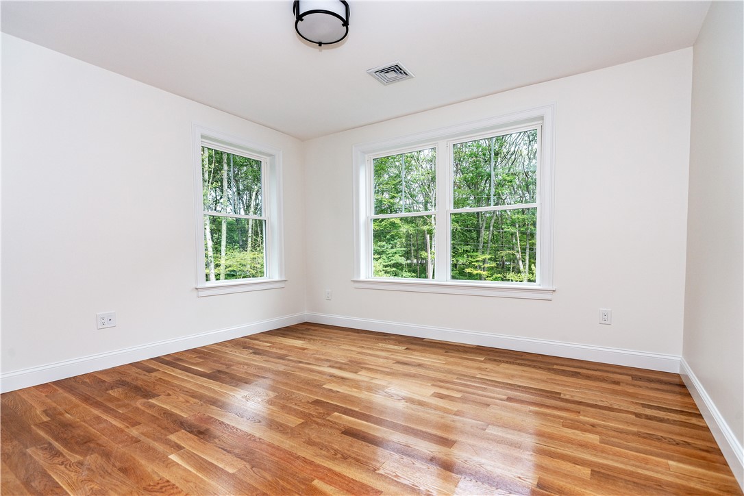 Warwick, Rhode Island 02818, United States, 4 Bedrooms Bedrooms, ,3 BathroomsBathrooms,Residential,Active,206660