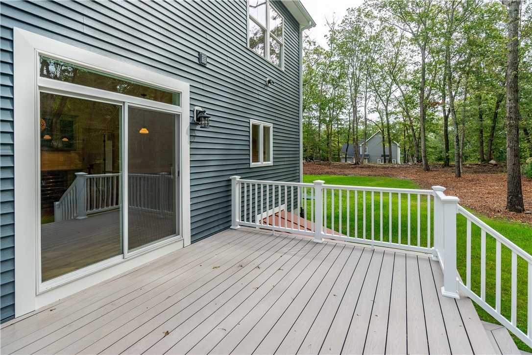 Warwick, Rhode Island 02818, United States, 4 Bedrooms Bedrooms, ,3 BathroomsBathrooms,Residential,Active,206660