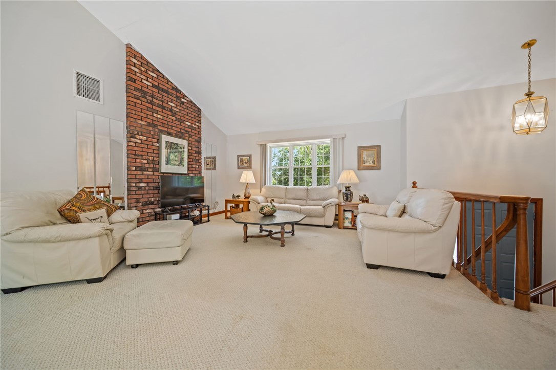 Charlestown, Rhode Island 02813, United States, 3 Bedrooms Bedrooms, ,2 BathroomsBathrooms,Residential,Pending,180689