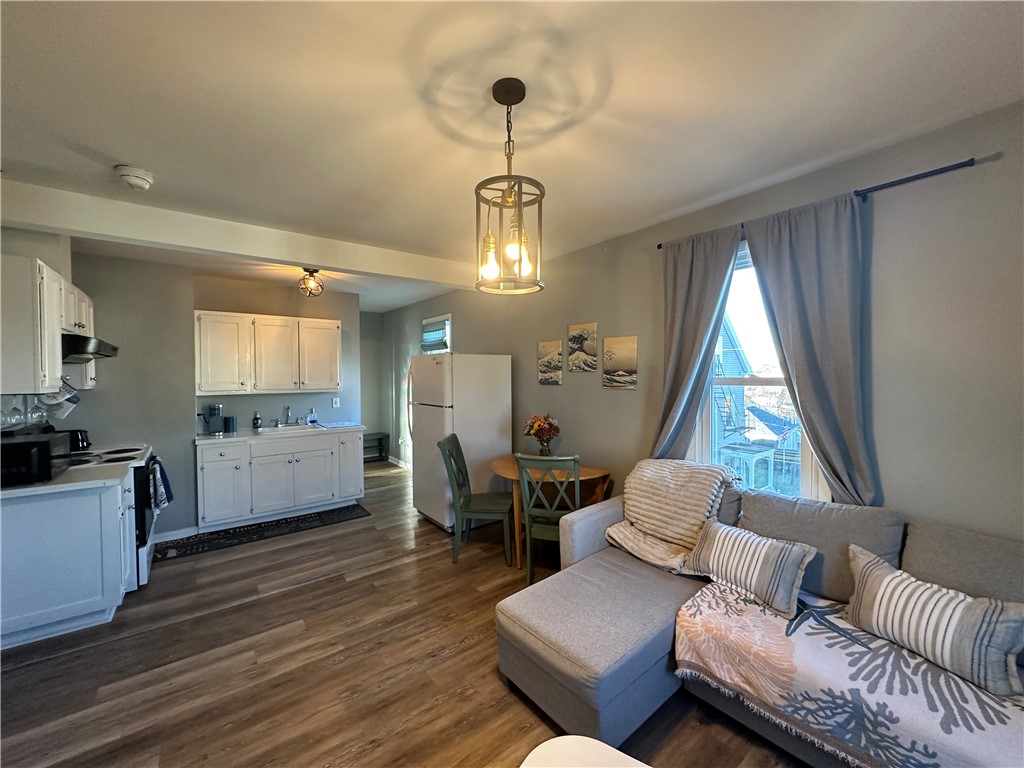 49 East Bowery Street 3