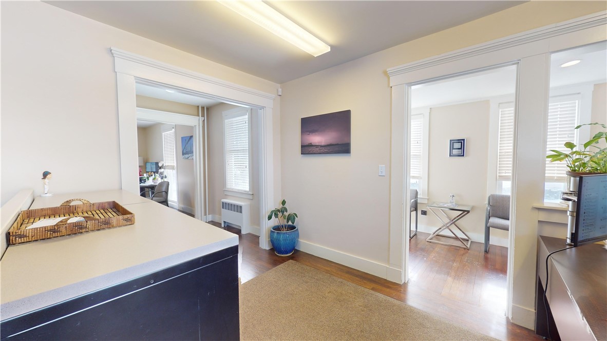 460 East Main Road 470