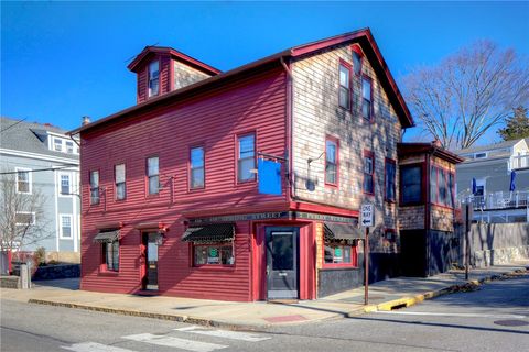 2 Perry Street Newport RI 02840