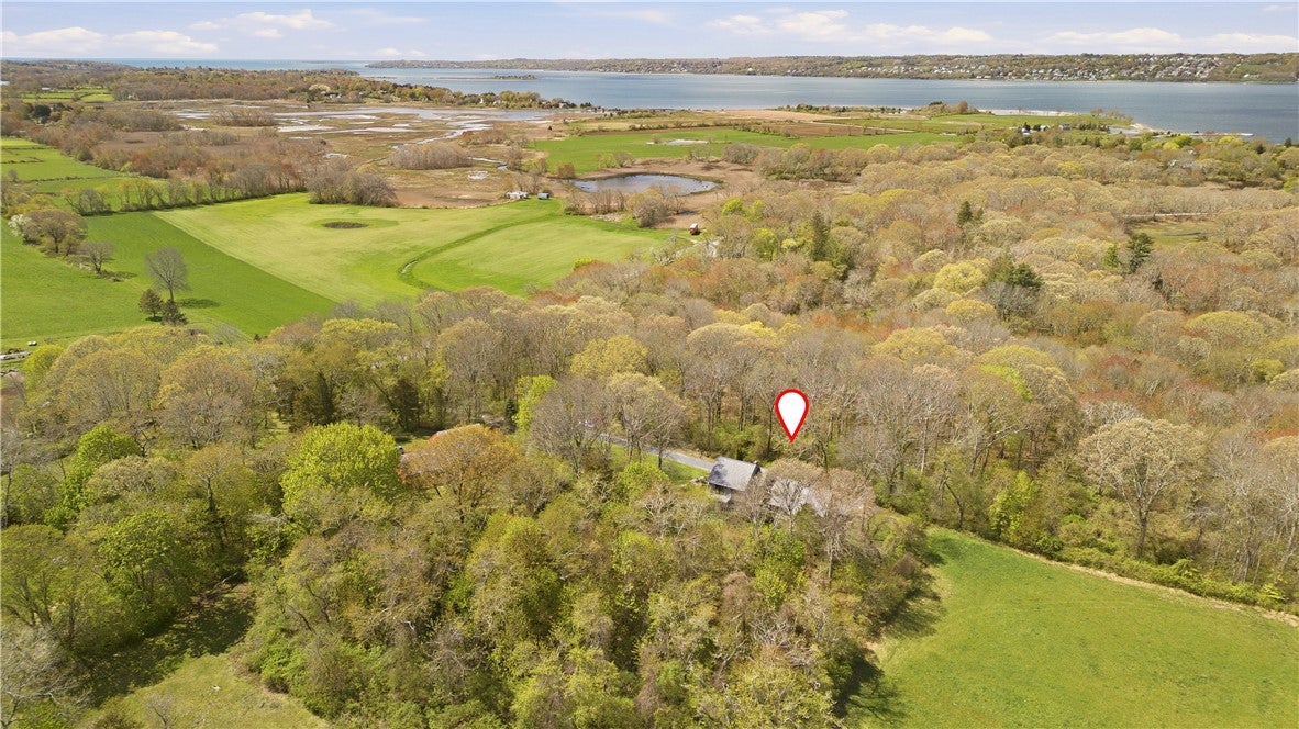 81 Seapowet Avenue