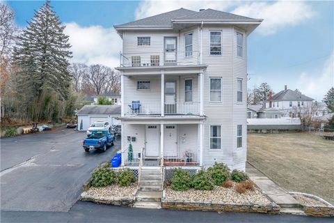 Multi Family in Johnston RI 40 Maple Avenue.jpg