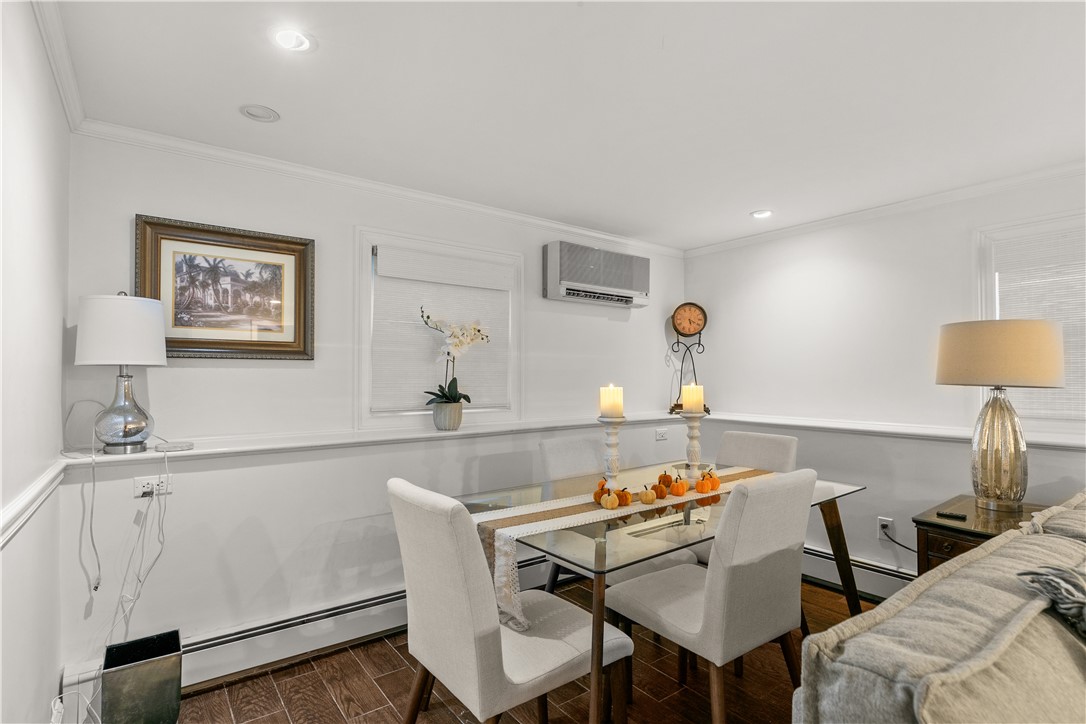 Newport, Rhode Island 02840, United States, 1 Bedroom Bedrooms, ,1 BathroomBathrooms,Residential,Active,239188