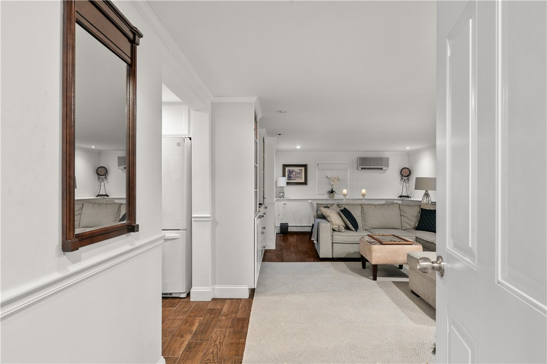 Newport, Rhode Island 02840, United States, 1 Bedroom Bedrooms, ,1 BathroomBathrooms,Residential,Active,239188