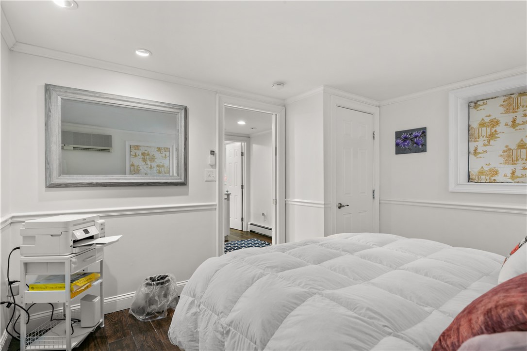 Newport, Rhode Island 02840, United States, 1 Bedroom Bedrooms, ,1 BathroomBathrooms,Residential,Active,239188