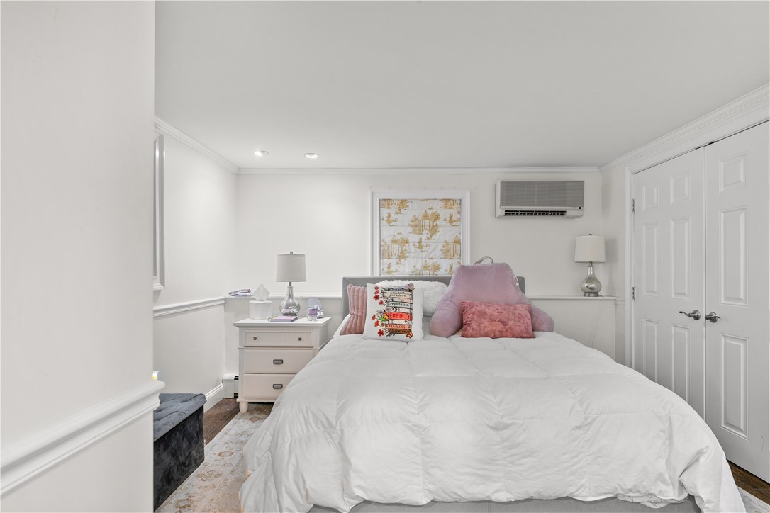 Newport, Rhode Island 02840, United States, 1 Bedroom Bedrooms, ,1 BathroomBathrooms,Residential,Active,239188