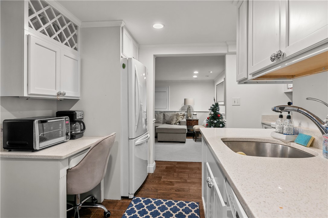 Newport, Rhode Island 02840, United States, 1 Bedroom Bedrooms, ,1 BathroomBathrooms,Residential,Active,239188