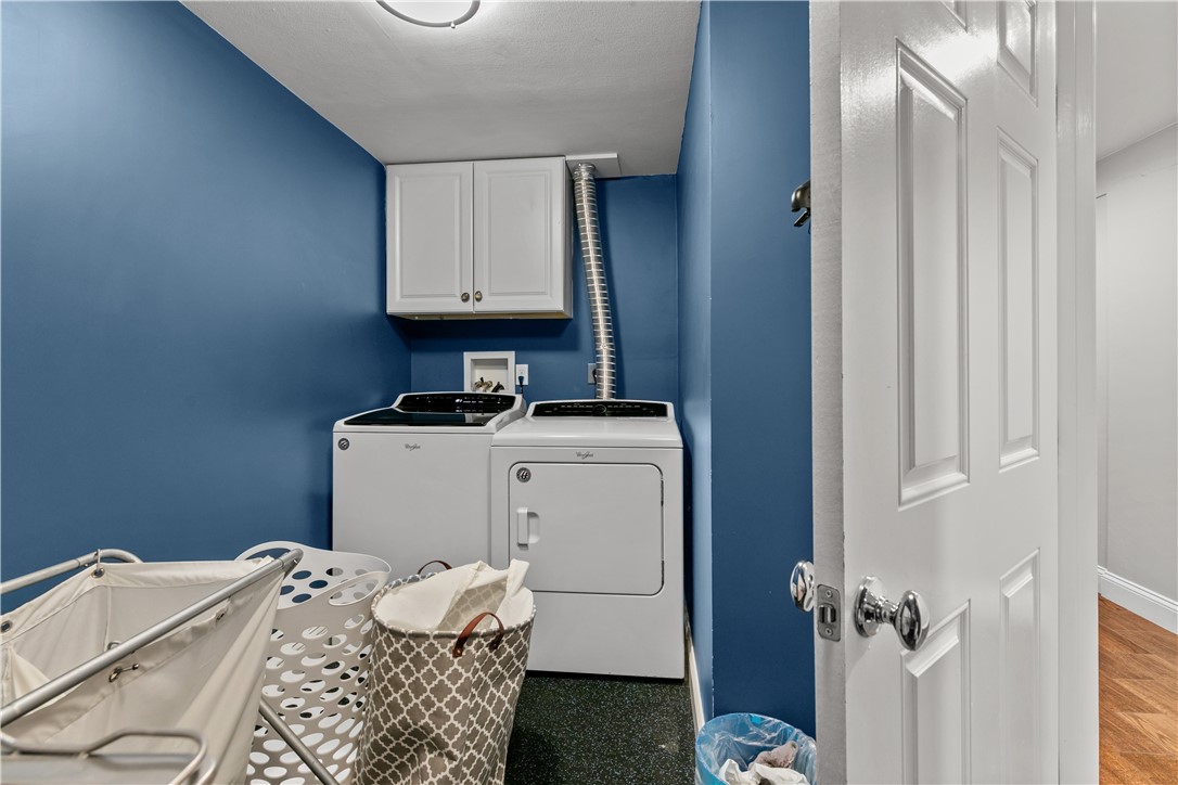 Newport, Rhode Island 02840, United States, 1 Bedroom Bedrooms, ,1 BathroomBathrooms,Residential,Active,239188