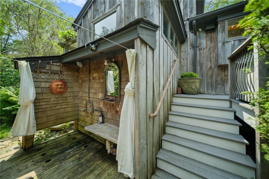 Westerly, Rhode Island 02891, United States, 3 Bedrooms Bedrooms, ,4 BathroomsBathrooms,Residential,Active,153053