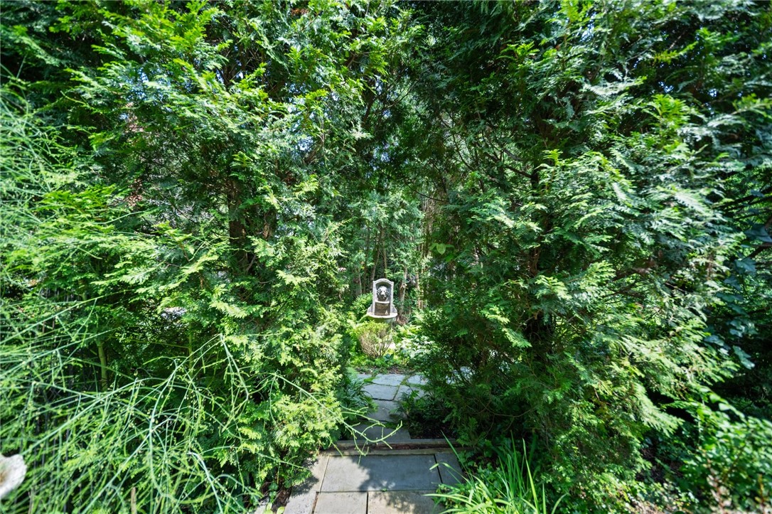 Westerly, Rhode Island 02891, United States, 3 Bedrooms Bedrooms, ,4 BathroomsBathrooms,Residential,Active,153053