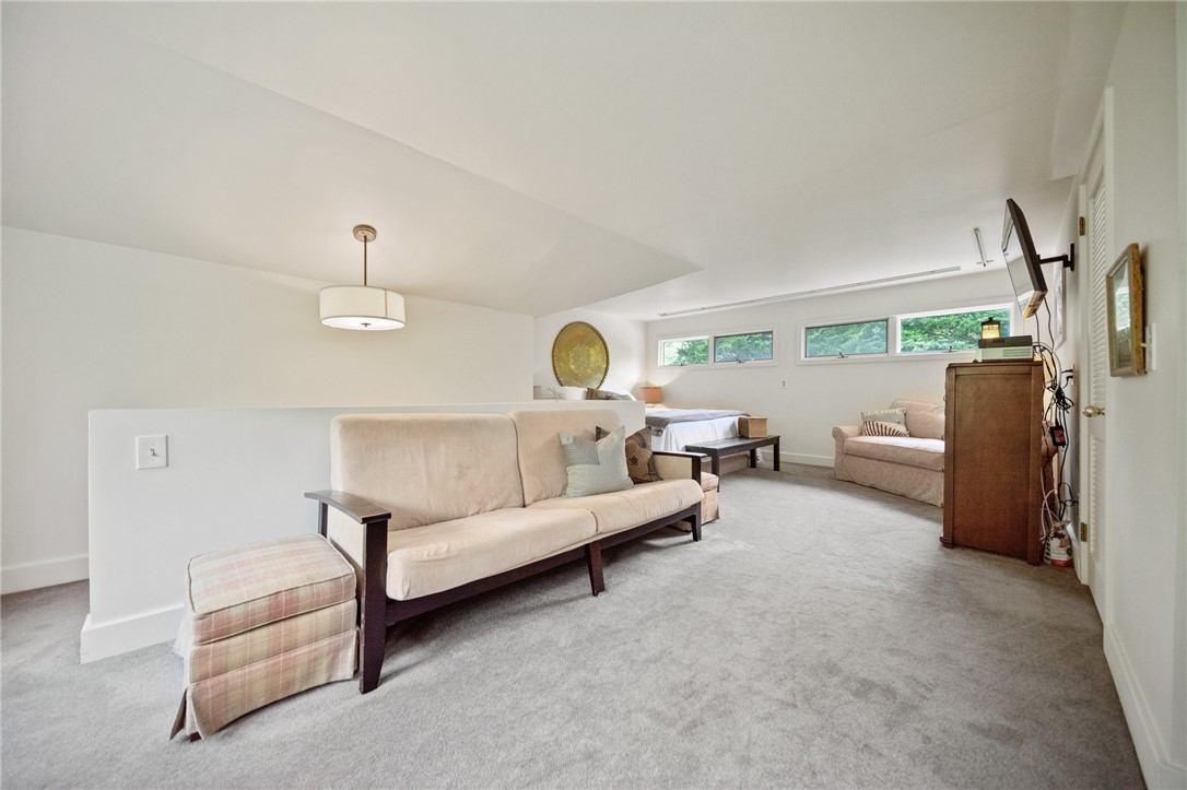 Westerly, Rhode Island 02891, United States, 3 Bedrooms Bedrooms, ,4 BathroomsBathrooms,Residential,Active,153053