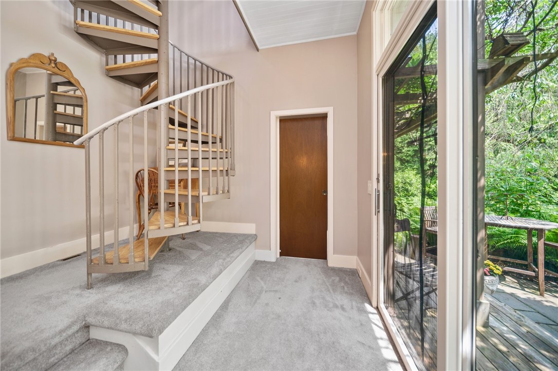 Westerly, Rhode Island 02891, United States, 3 Bedrooms Bedrooms, ,4 BathroomsBathrooms,Residential,Active,153053