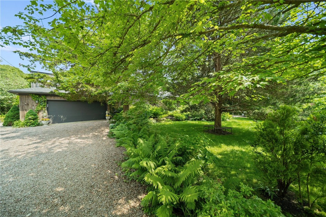 Westerly, Rhode Island 02891, United States, 3 Bedrooms Bedrooms, ,4 BathroomsBathrooms,Residential,Active,153053