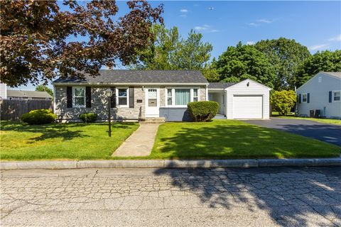 Single Family Residence in East Providence RI 22 Brentwood Drive.jpg