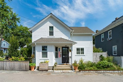 129 Cedar Avenue East Providence RI 02915
