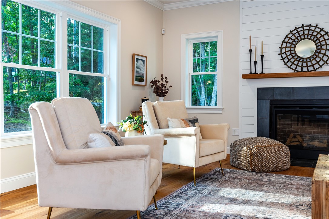 Warwick, Rhode Island 02818, United States, 4 Bedrooms Bedrooms, ,3 BathroomsBathrooms,Residential,Active,113831