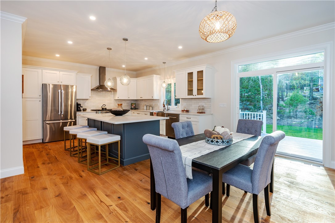 Warwick, Rhode Island 02818, United States, 4 Bedrooms Bedrooms, ,3 BathroomsBathrooms,Residential,Active,113831