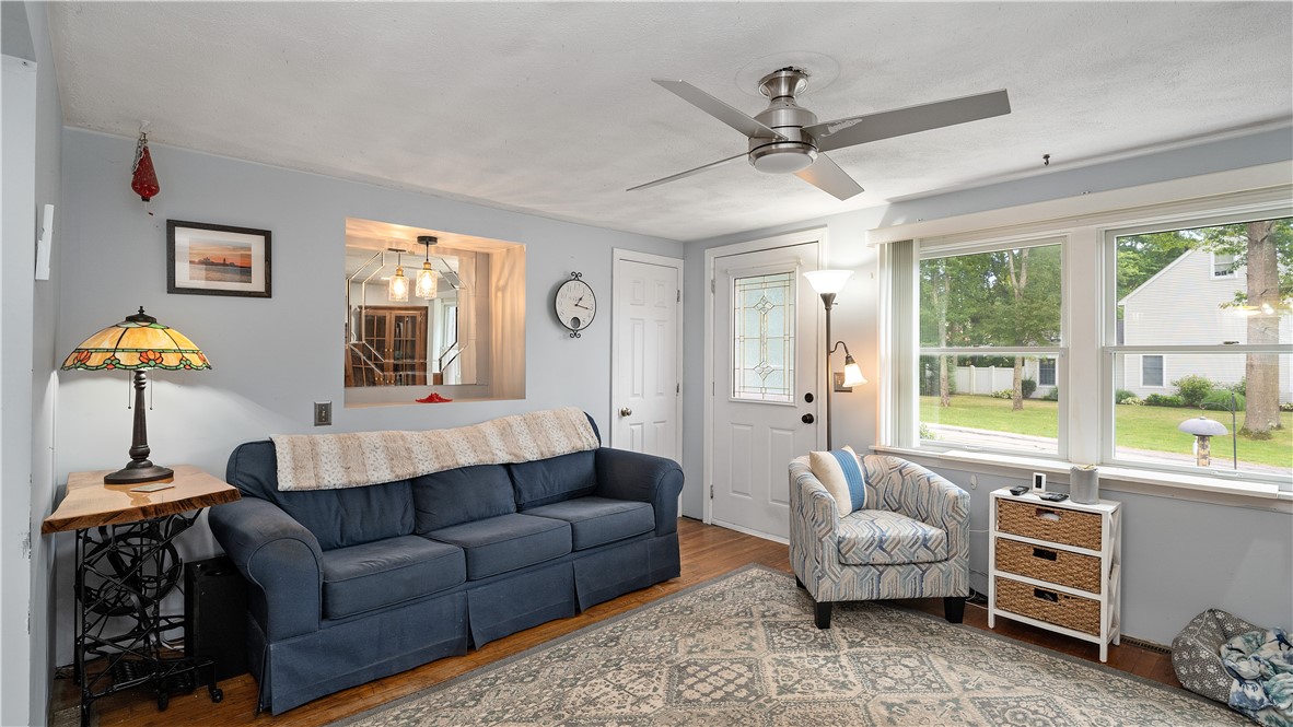 41 Pettaquamscutt Lake Road