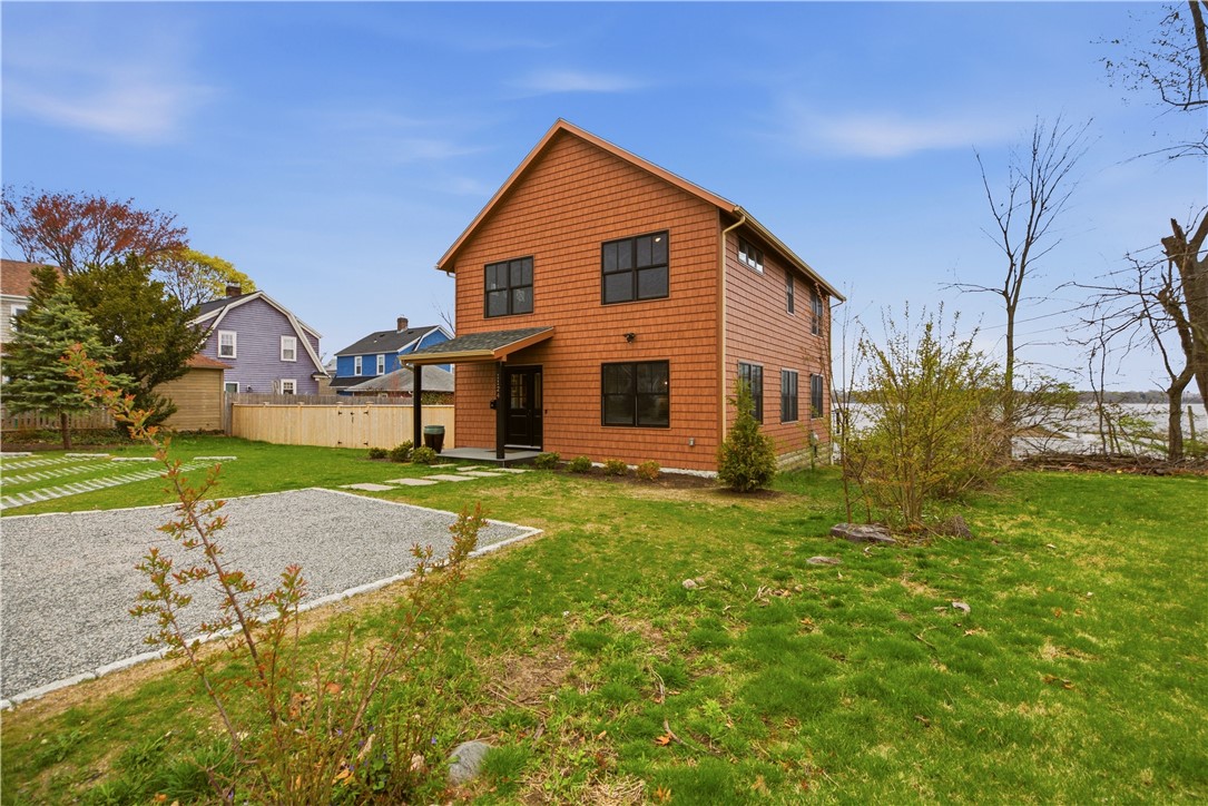 1124 Narragansett Boulevard