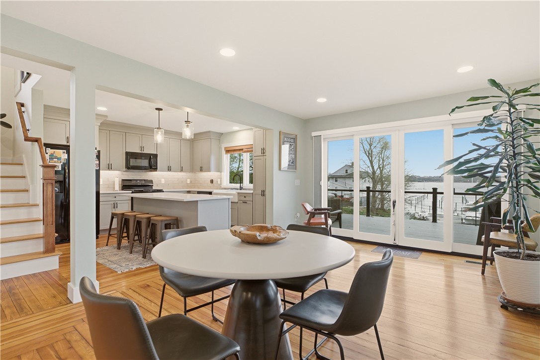 1124 Narragansett Boulevard
