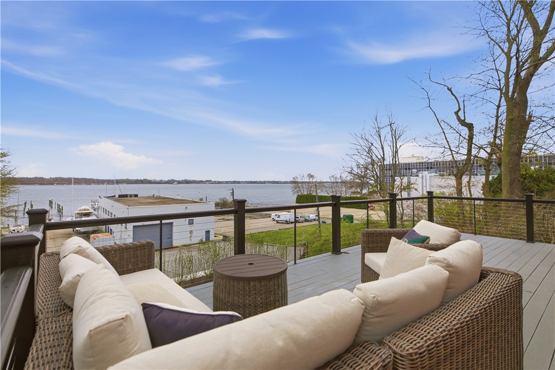 1124 Narragansett Boulevard