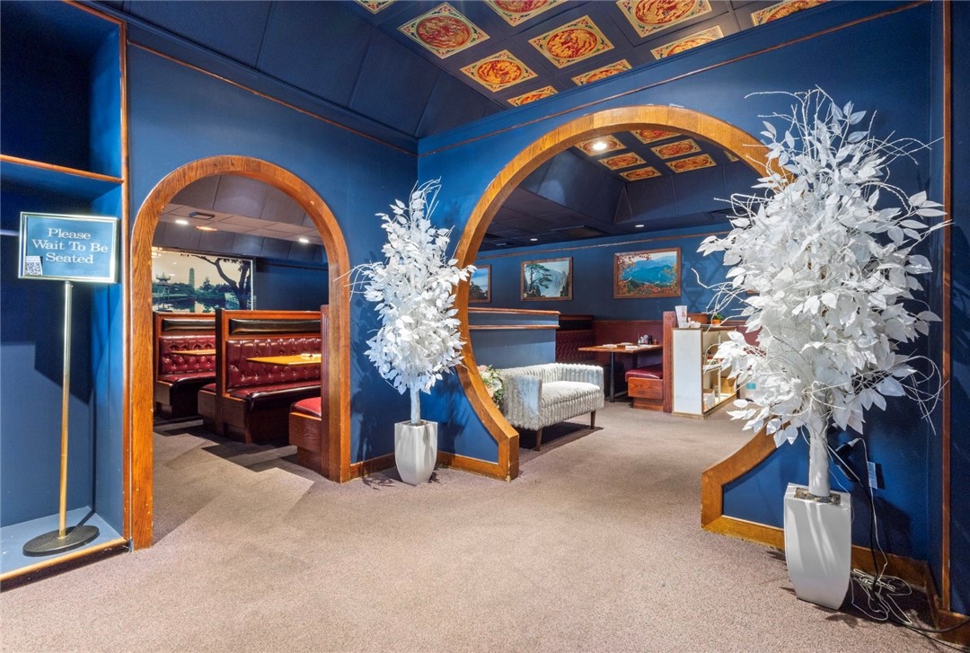 376 Bullocks Point Avenue