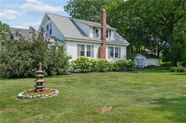 29 HOWLAND AVE, JAMESTOWN, RI 02835 - Image 4434ee72de5b70035aed3cfb15ea06d3/982023571