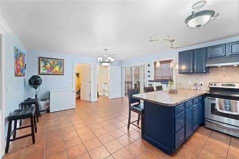 Cranston, Rhode Island 02920, United States, 3 Bedrooms Bedrooms, ,3 BathroomsBathrooms,Residential,Active,153166