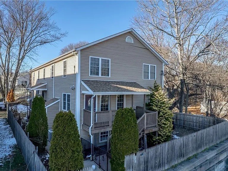 Cranston, Rhode Island 02920, United States, 3 Bedrooms Bedrooms, ,3 BathroomsBathrooms,Residential,Active,153166