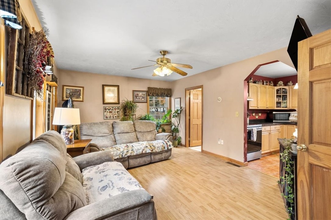 Burrillville, Rhode Island 02830, United States, 4 Bedrooms Bedrooms, ,2 BathroomsBathrooms,Residential,Active,253015