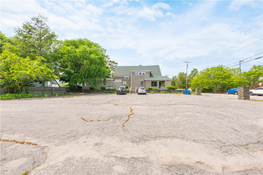 19 Warwick Avenue